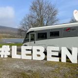 Wohnmobil mit #Leben Buchstaben